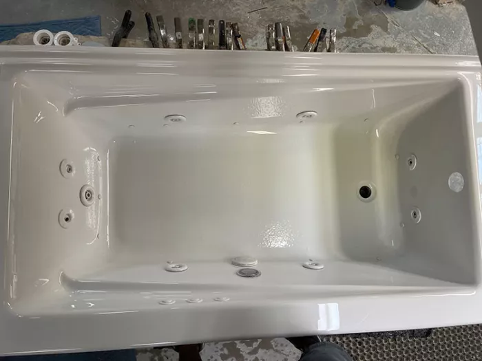 Contempra 6032 Right Hand 'Silver Series with' Whirlpool Air Massage and Hydro Massage Jets - Size: 60'' x 32'' x 20" - Jets: 21 Total Jets - Image 3