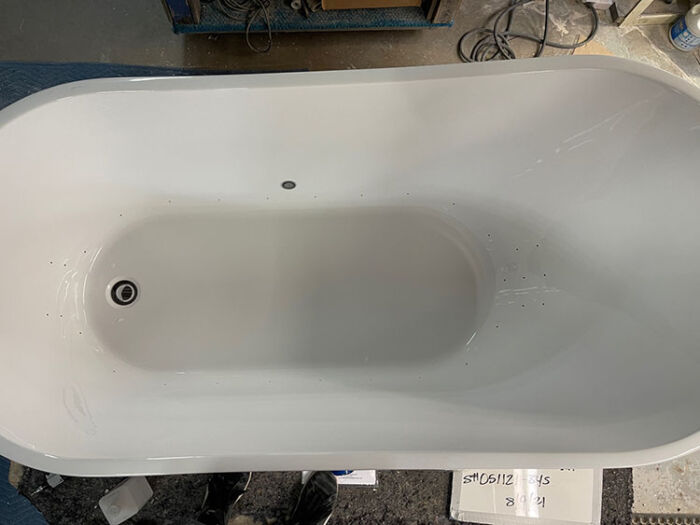 Julia 6732 Free Standing 30 Jet Series with Air Massage - Size: 67" x 32" x 29" - Jets: 30 EZ Clean™ HTT Air Jets - Image 2