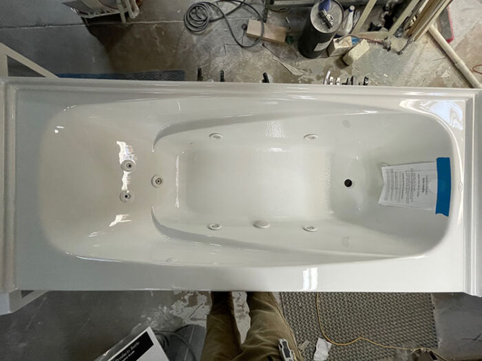 Mystique 7232 Right Hand Silver Series with Hydro Massage - Size: 72" x 32" x 22" - Jets: 9 Water Jets - Image 3