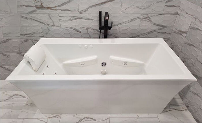 Reward 7242CD Free Standing 30 Jet Series with Hydro & Air Massage, w/ Access Panel - Size: 72" x 42" x 25" - Jets: 30 Total Jets