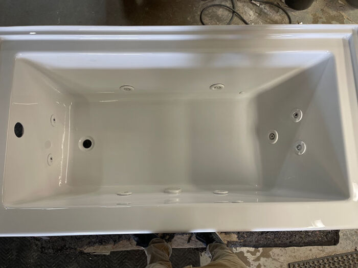 Zen 6032 Left Hand Silver Series with Hydro Massage - Size: 60" x 32" x 23" - Jets: 9 Water Jets - Image 3